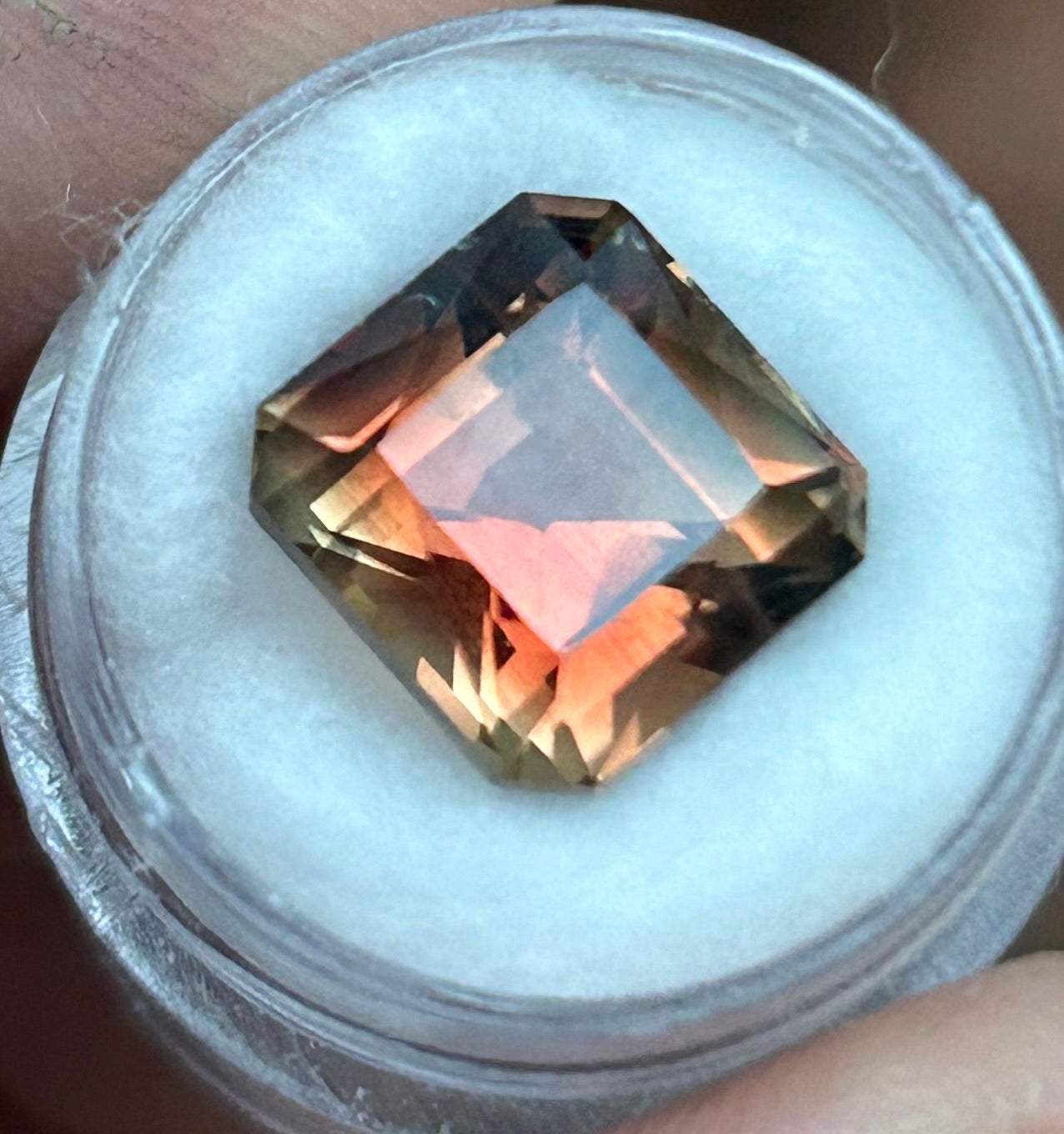 Oregon Sunstone, Red Square Cut 7.32 cts.