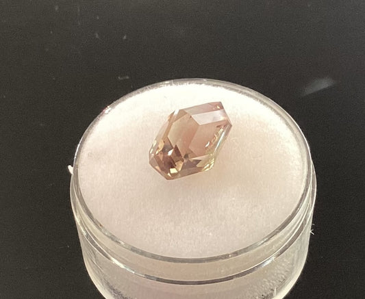 Oregon Sunstone, Mystique Diamond Cut 3.91 cts.