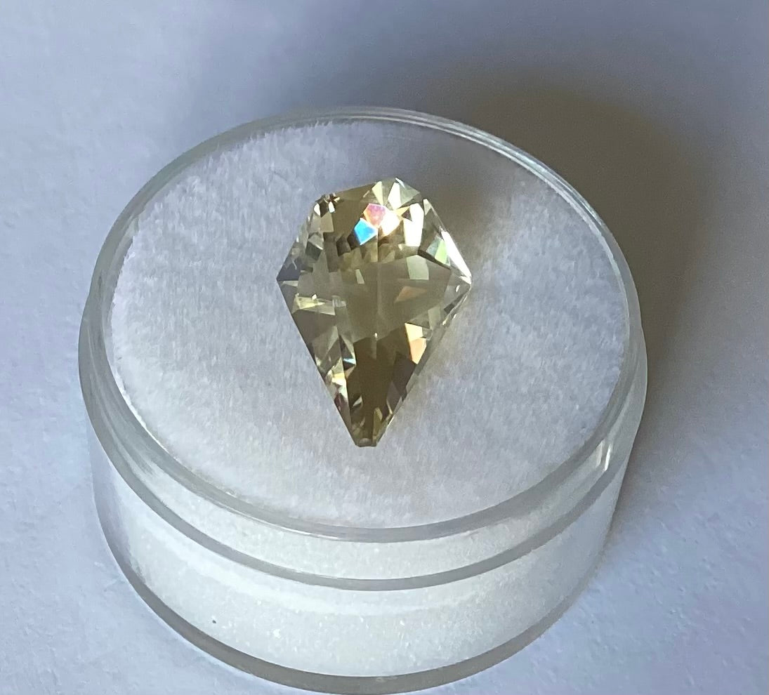 Oregon Sunstone, Champagne Brilliant Kite, 4.65 cts.