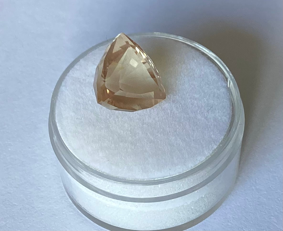 Oregon Sunstone, Schiller Trillion Cut, 5.59 cts.