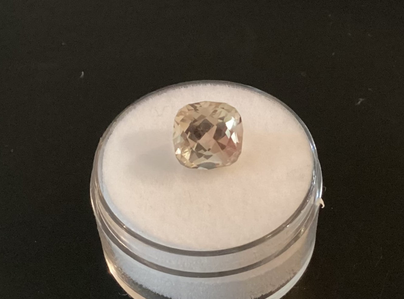 Oregon Sunstone, Light Red Square Cut, 3.05 cts.