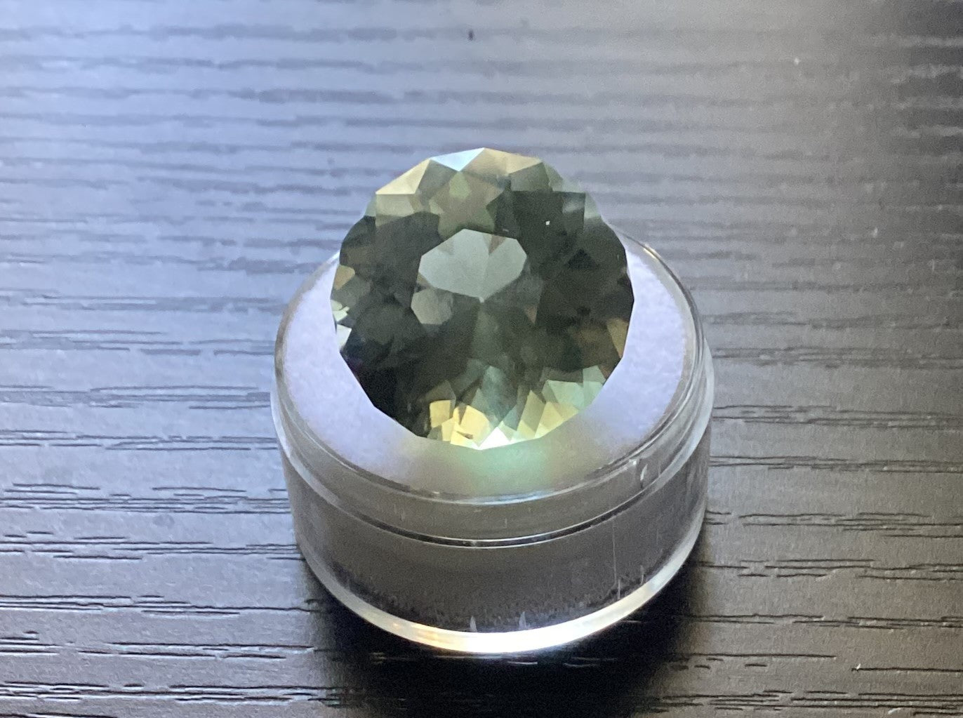 Prasiolite, Green Round Brilliant Cut, 25.11 cts.