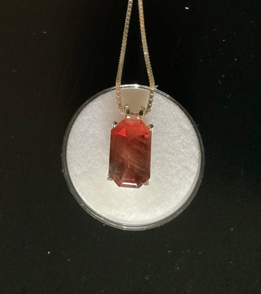 Pendant, Red Oregon Sunstone in Sterling Silver, 3.58 cts.