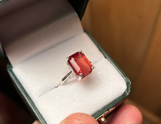 Ring, Red Oregon Sunstone in White Gold, 6.75 cts