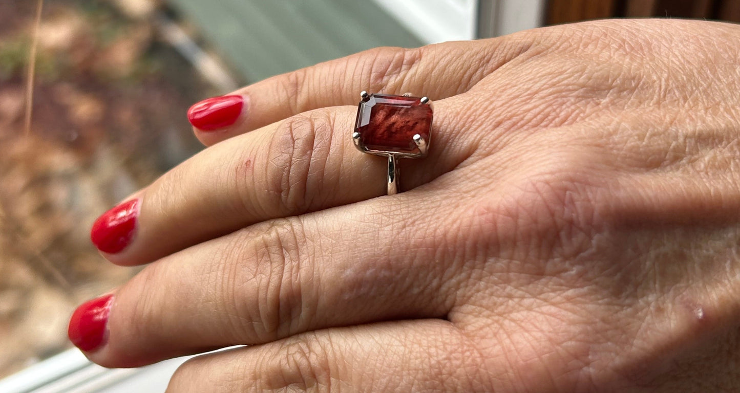 Ring, Red Oregon Sunstone in White Gold, 6.75 cts