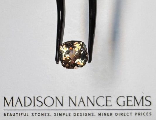 Oregon Sunstone, Light Red Square Cut, 3.05 cts.